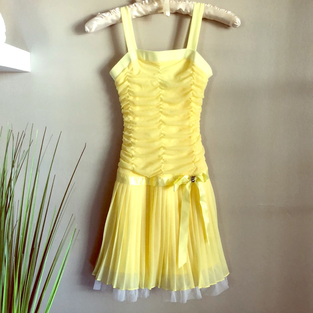 Girls yellow dress size 7